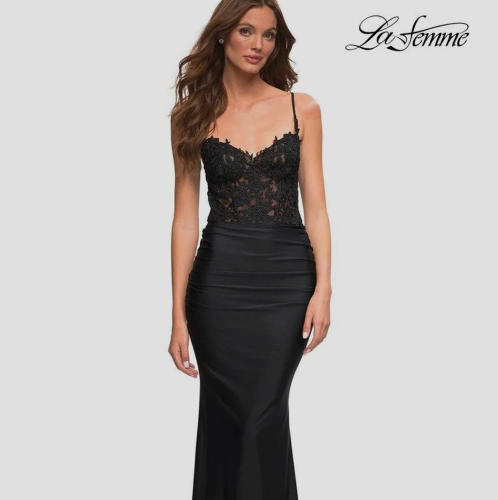 La Femme Prom Dress - Picture 1 of 3